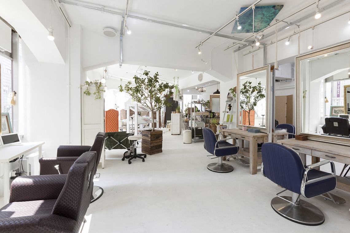 末安 善之が撮影した「ヘアーサロンの店舗およびスタッフ撮影」の写真