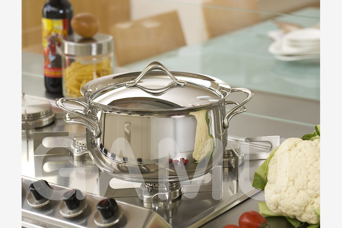 ガムスタジオが撮影した写真のアルバム「商品撮影　車両　貴金属　スチールライフ」