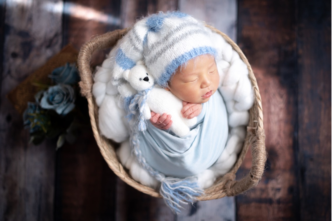 サキヤマ リエが撮影した「ブルー系・しろくまのぬいぐるみ・男の子のニューボーンフォト 」の写真