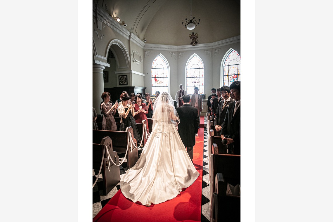 人見写真事務所が撮影した写真のアルバム「大阪　挙式・披露宴」