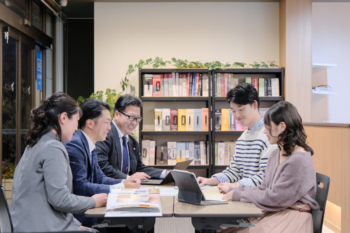 ARAI MAGICが撮影した「オフィス　スタッフ紹介コンテンツ」の写真
