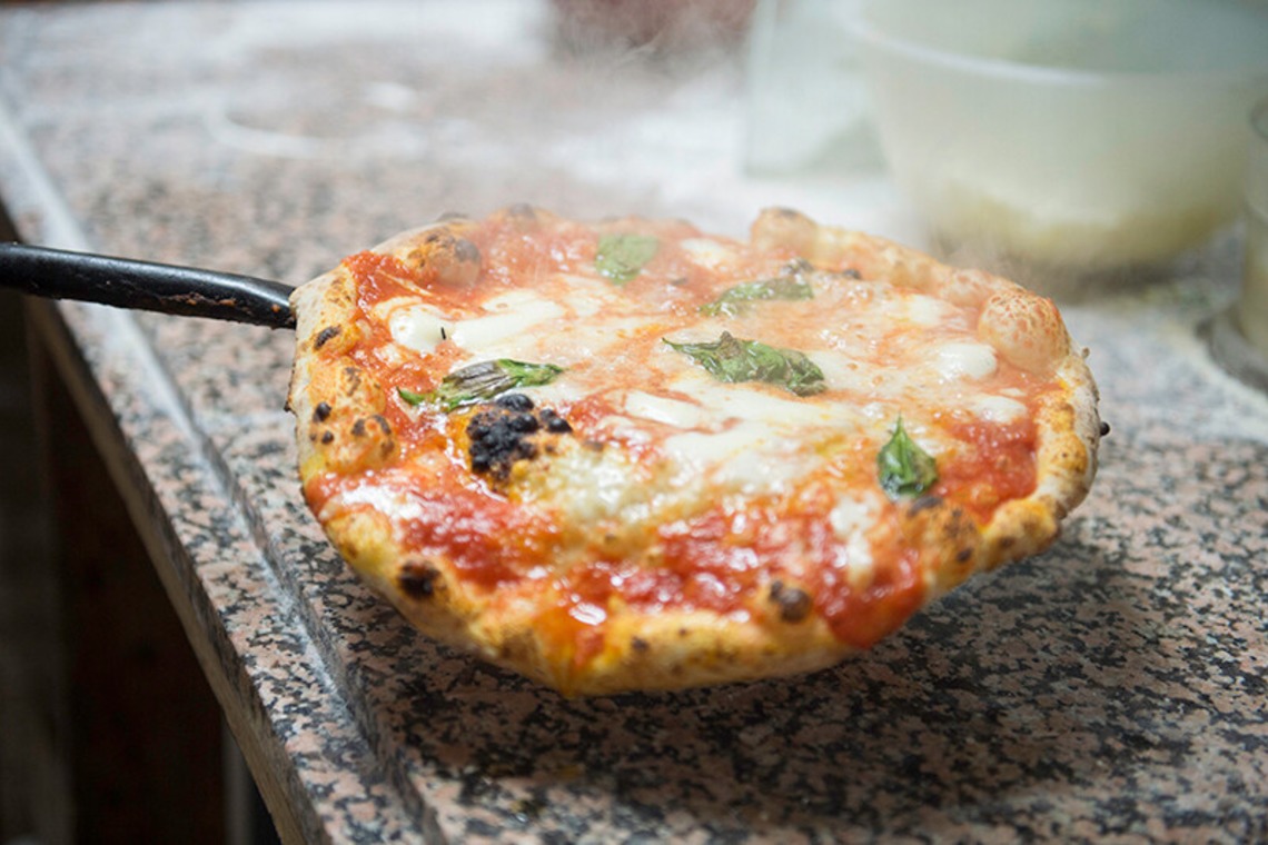 吉田佳央が撮影した写真のアルバム「フード」