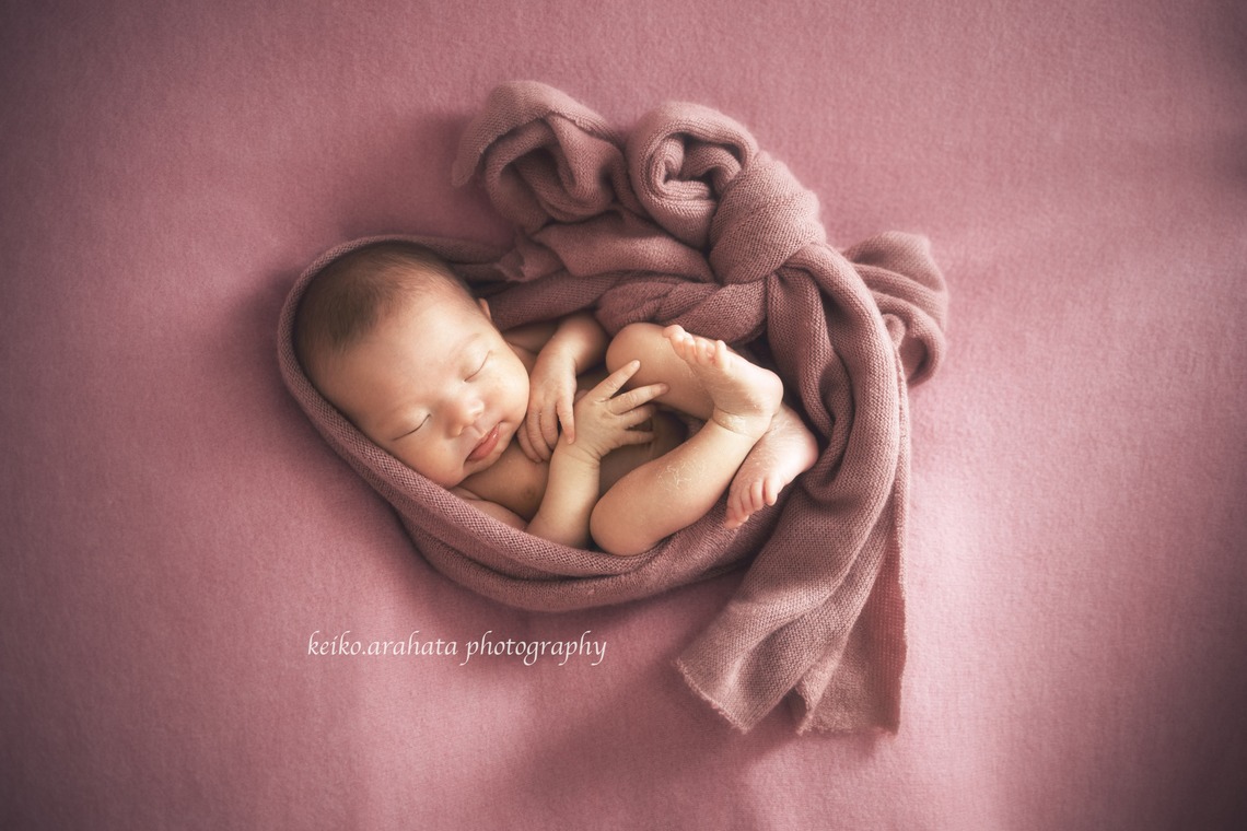 荒畑けいこが撮影したニューボーンフォトのアルバム「ニューボーンフォト」