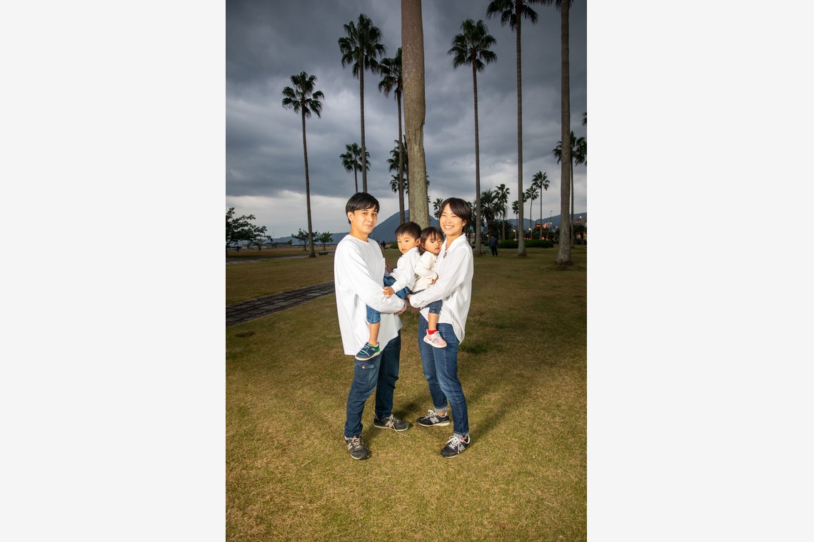 岩坪眞一郎が撮影した家族写真の出張撮影のアルバム「還暦祝い家族写真」