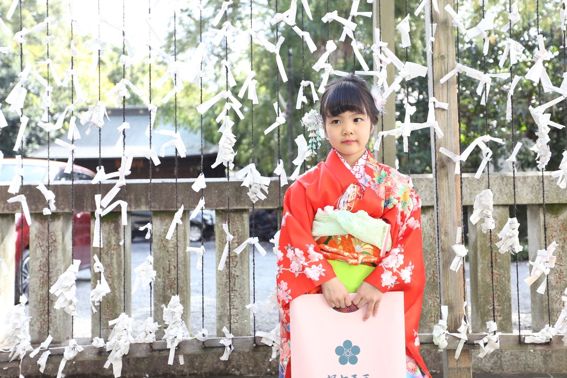 Kan Suzuki  photographyが出張撮影した家族写真(キッズ,ベビーフォト)などが写った「谷保八幡宮」の家族写真