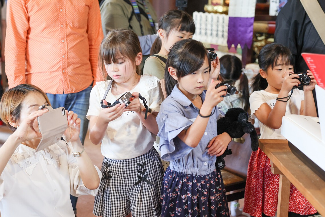 ちずカメラが撮影した「写真家　橘田龍馬さんの子供写真教室の様子」の写真
