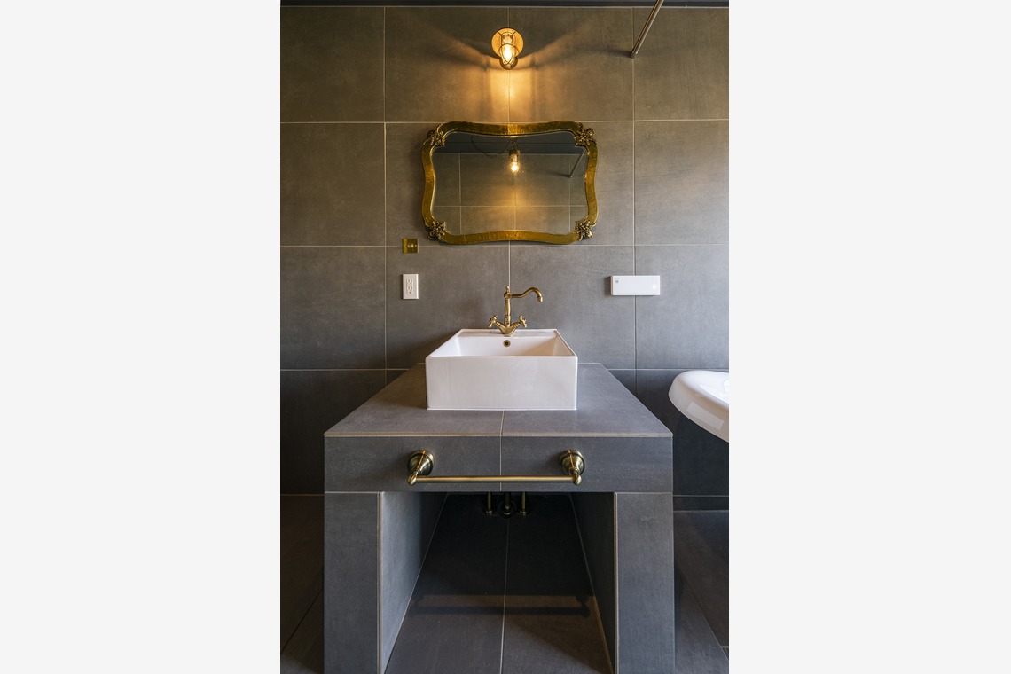 本郷直人が撮影した写真のアルバム「建築撮影」