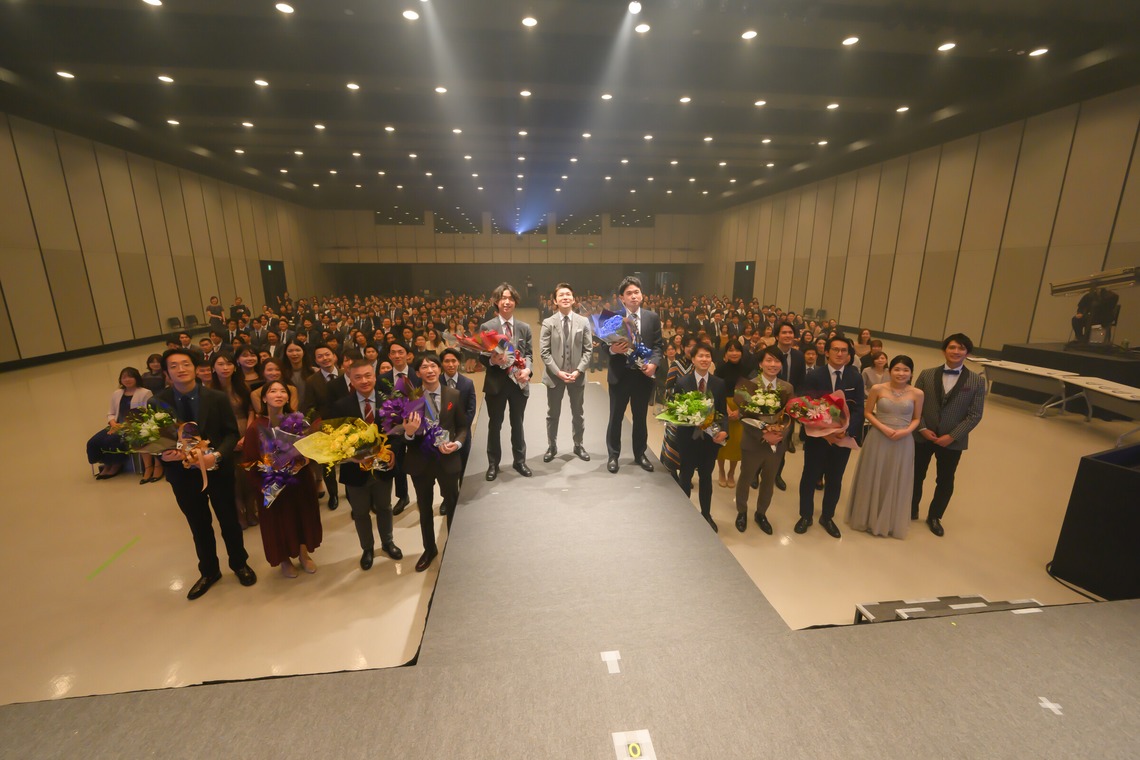 上野貢希が撮影した「企業総会写真撮影」の写真