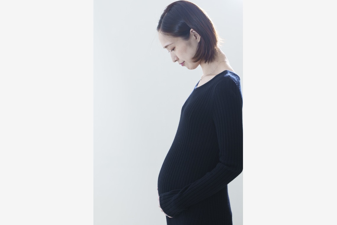 大坪幹武が撮影した写真のアルバム「マタニティー（スタジオ）」