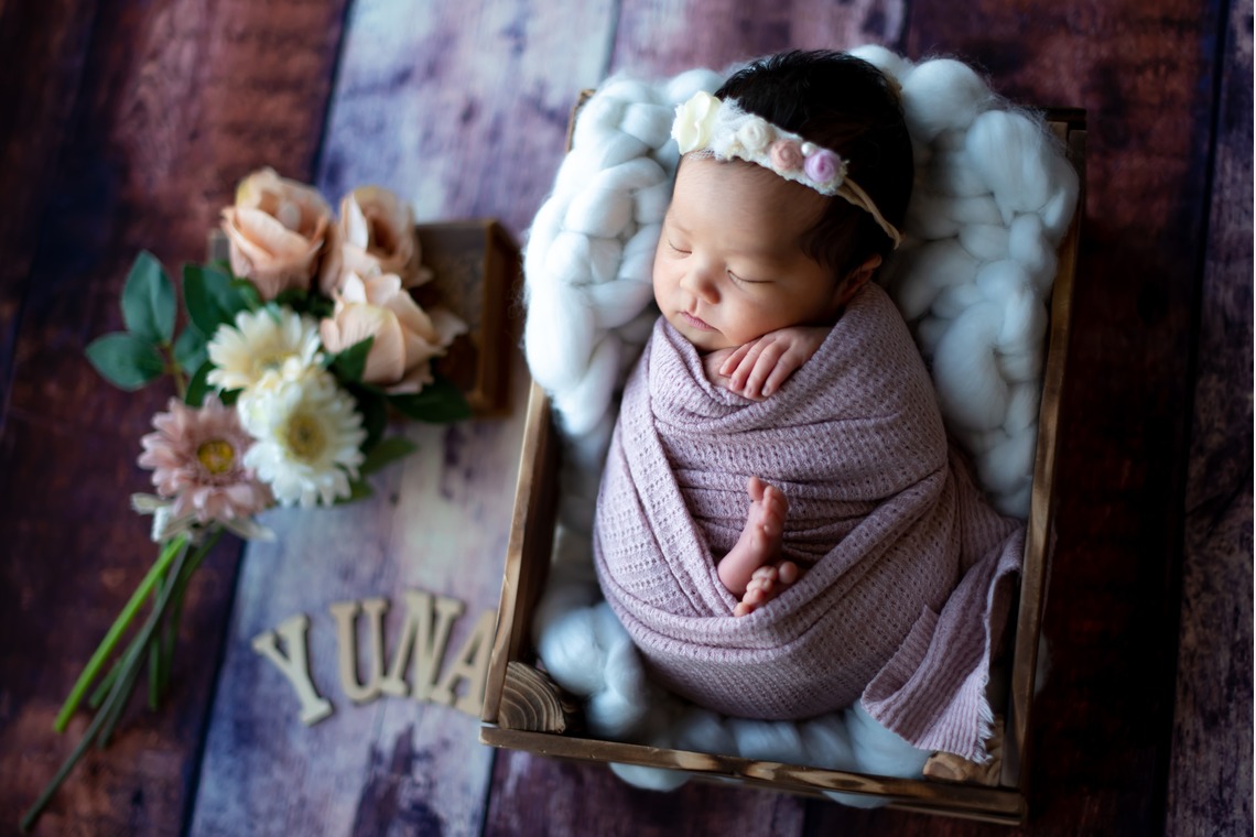 サキヤマ リエが撮影した「ピンク系・うさぎのぬいぐるみ・女の子のニューボーンフォト 」の写真