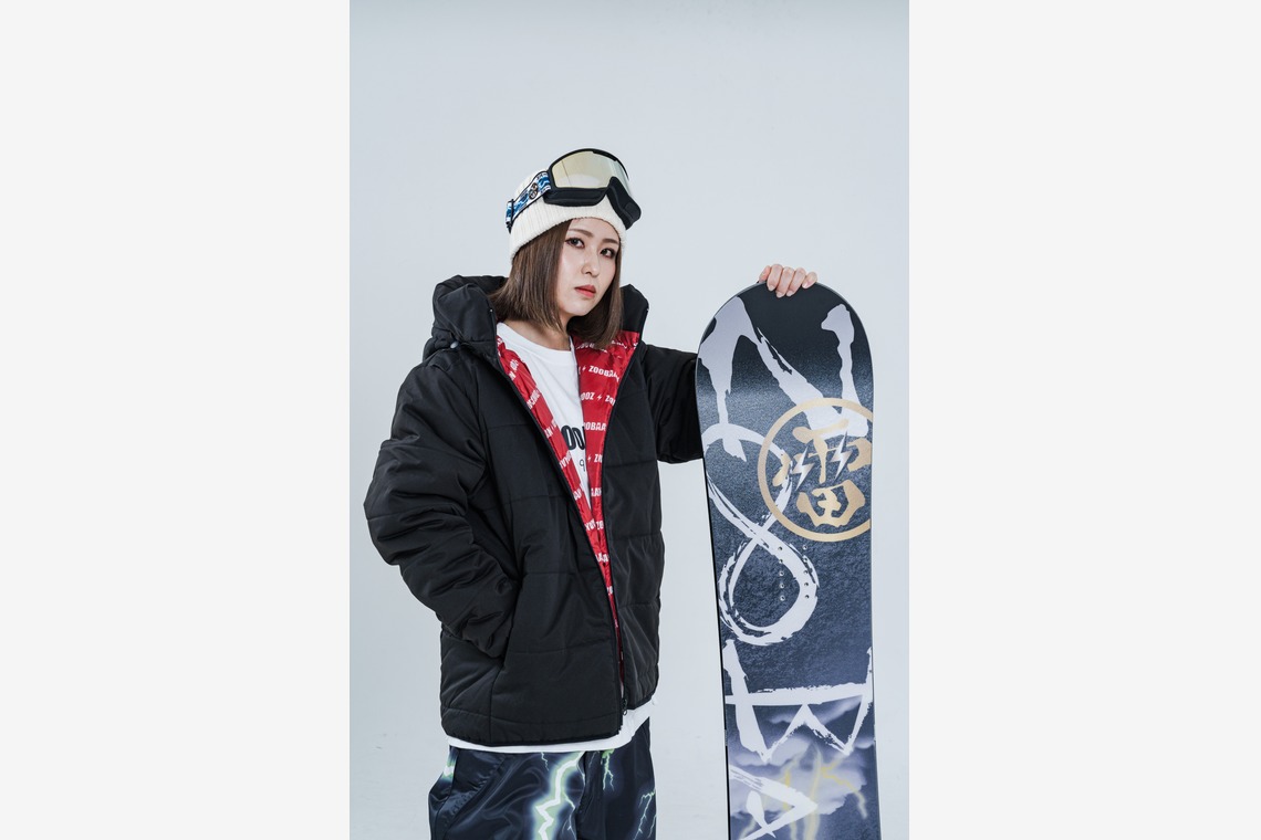 山内康平が撮影した写真のアルバム「スノーボード・ウェアブランドスタジオ撮影」