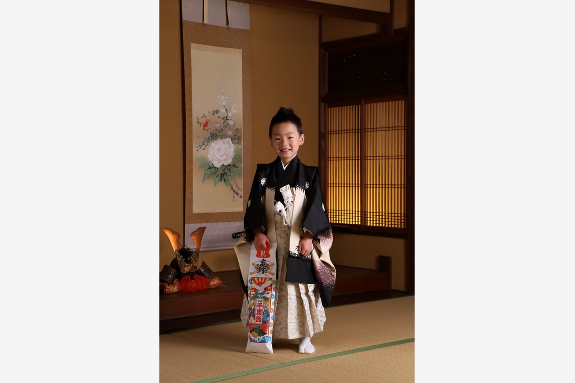 スマイルハンターが出張撮影した家族写真(キッズ,ベビーフォト)などが写った「七五三京町家フォト」の家族写真