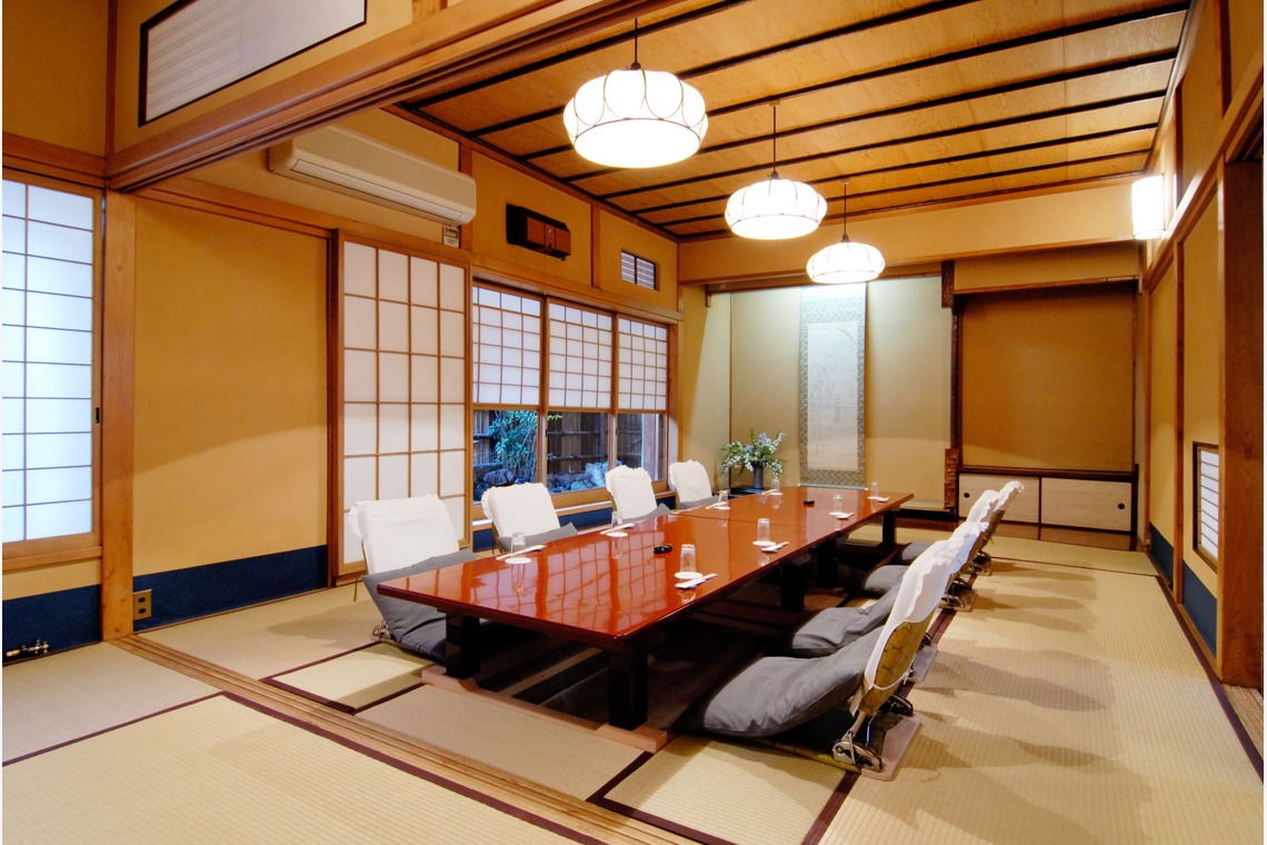 十時写真事務所が撮影した写真のアルバム「建築、店内」