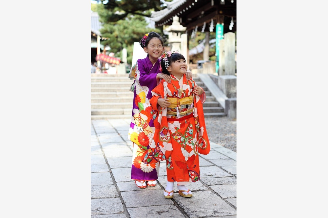 写真のなんでも屋さんが出張撮影した家族写真(キッズ,ベビーフォト)などが写った「思い出深く残す写真」の家族写真