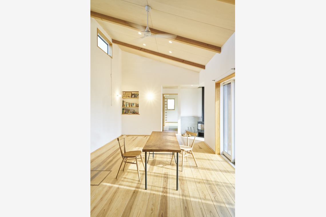 猪又正男が撮影した写真のアルバム「Architecture」