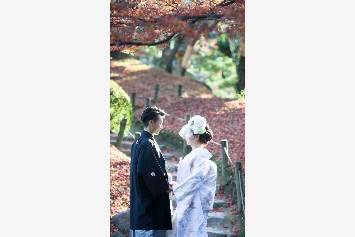 KIKIウェディングが撮影した「紅葉の和風庭園」の写真