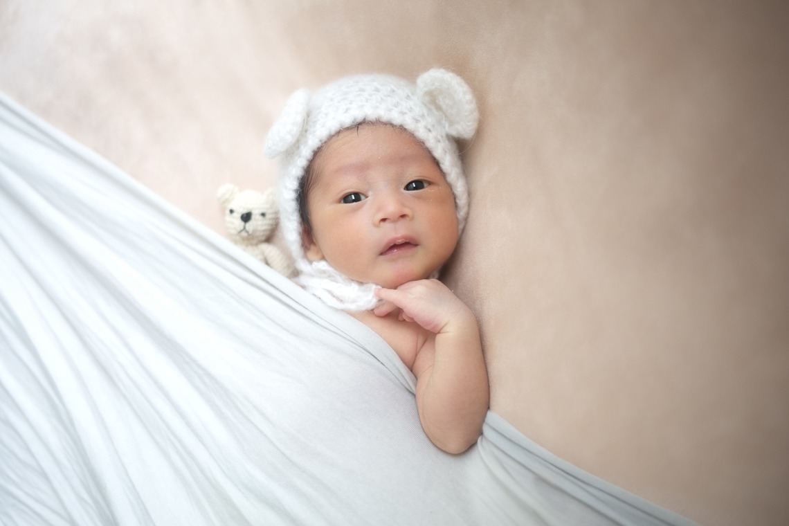 荒畑けいこが撮影したスタジオ撮影のアルバム「ニューボーンフォト」