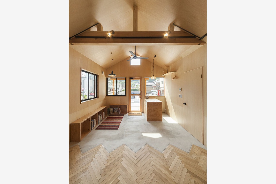 伊東昌信が撮影した写真のアルバム「店舗　建築竣工」