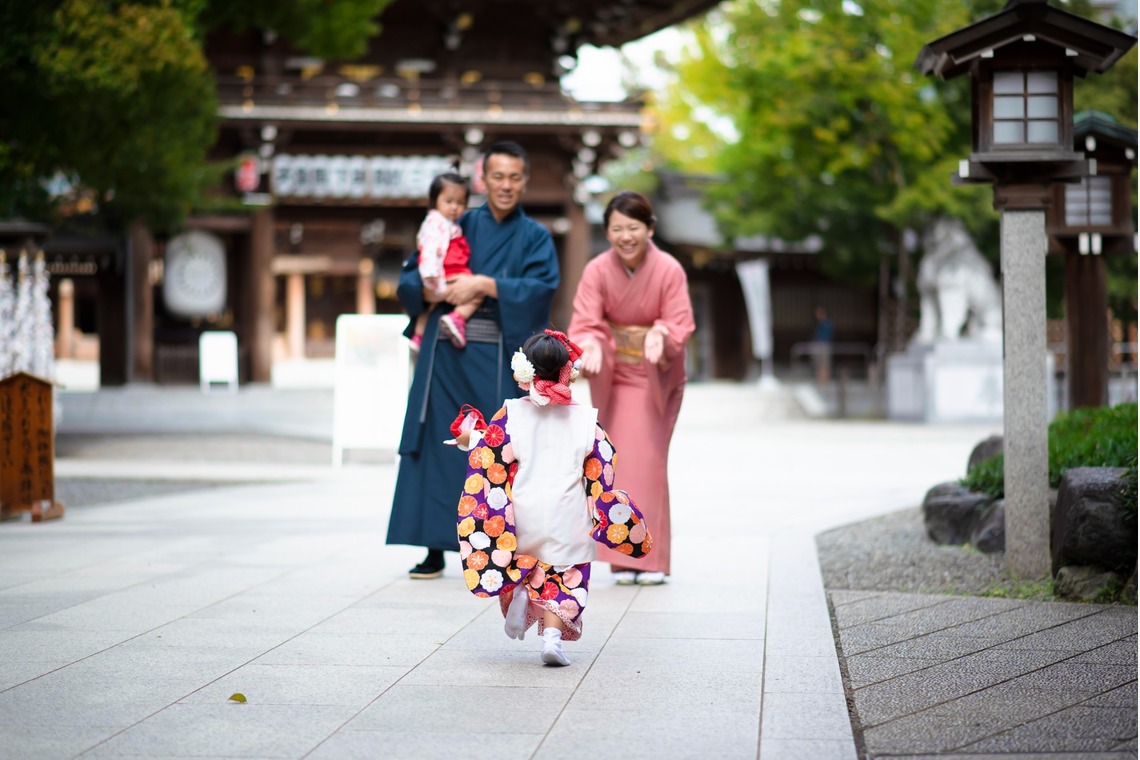サキヤマ リエが撮影した「3歳女の子・青空の七五三＠寒川神社」の写真