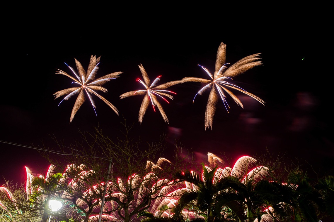 琉球幻想写真ウェディングフォト沖縄が撮影した「限定一組の花火大会プレミアムプラン」の写真