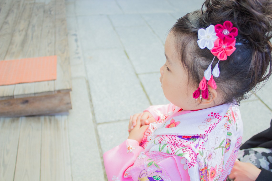 写真スペース　フォトラッシュが出張撮影した家族写真(キッズ,ベビーフォト)などが写った「山口県防府天満宮七五三」の家族写真