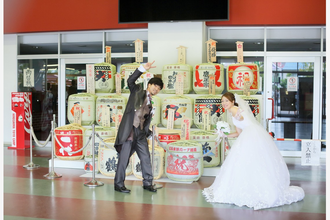 KIKIウェディングが撮影した写真のアルバム「カープと広島城」