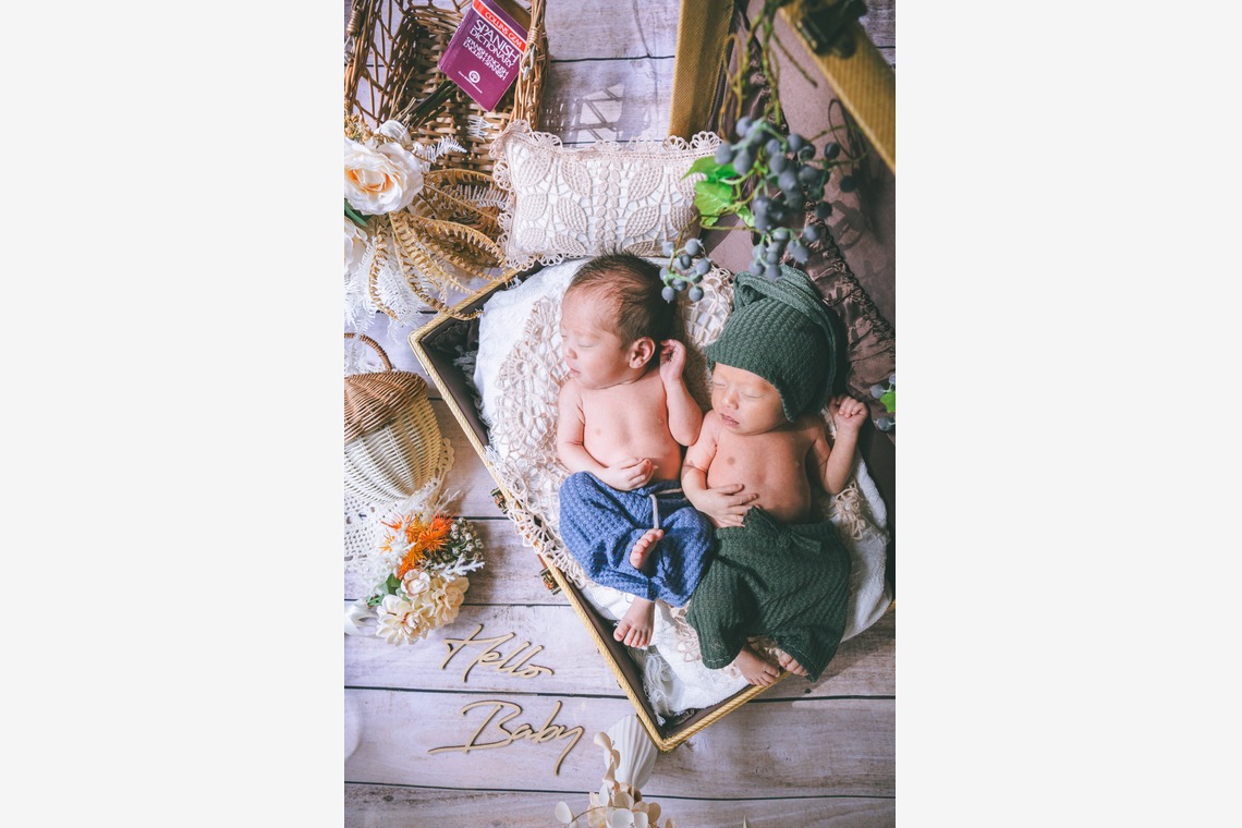 多田正子が出張撮影した家族写真(キッズ,ベビーフォト)などが写った「ニューボーンフォト」の家族写真