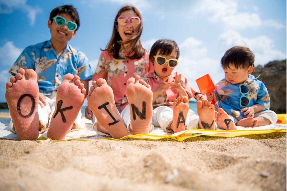 NanoStyleが出張撮影した家族写真(キッズ,ベビーフォト)などが写った「沖縄ファミリーフォト」の家族写真