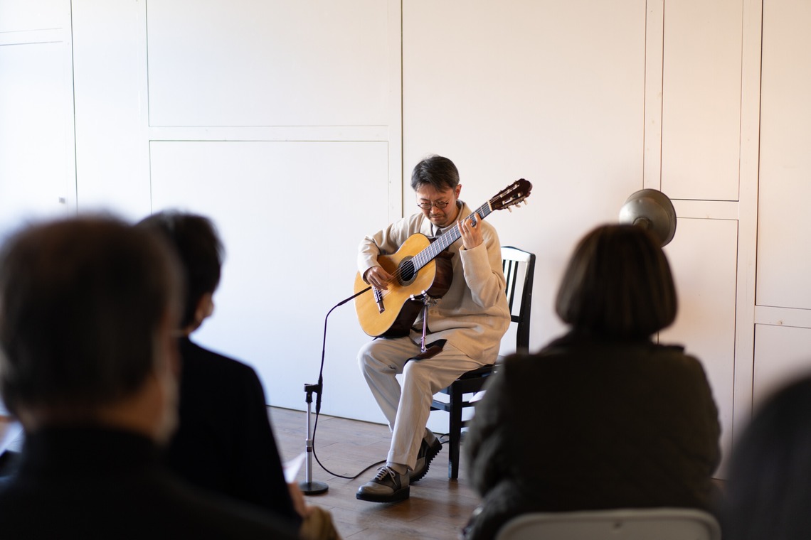 大木千帆が撮影した写真のアルバム「クラシックギターコンサート」