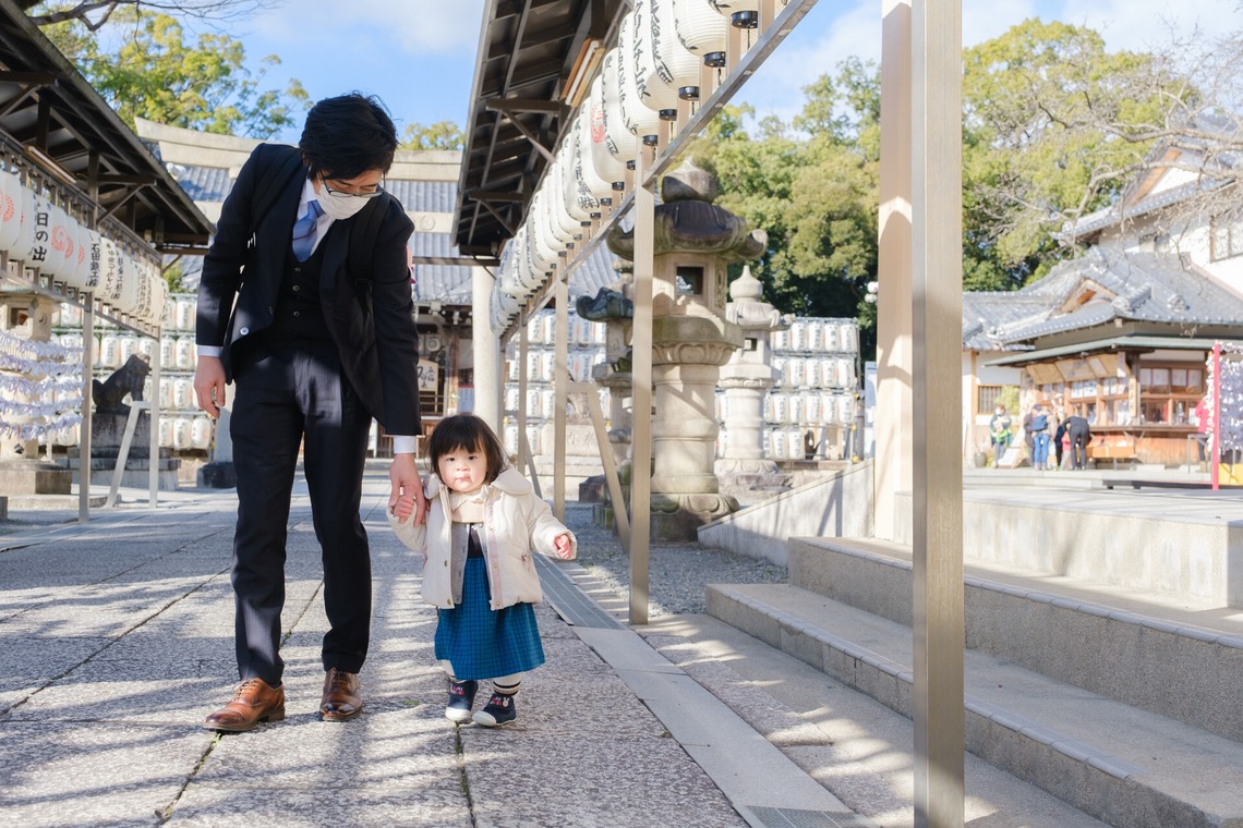 高夏写真店が出張撮影した家族写真(キッズ,ベビーフォト)などが写った「お宮参りの撮影」の家族写真