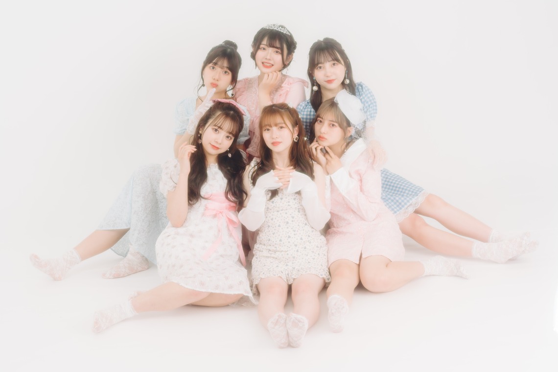 富安優斗が撮影した写真のアルバム「アイドル」