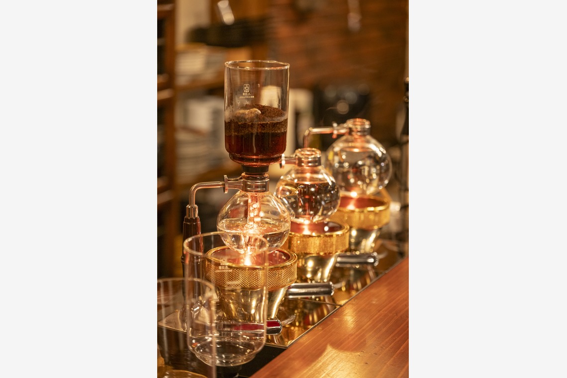 テレクトノンが撮影した写真のアルバム「純喫茶フラミンゴ」