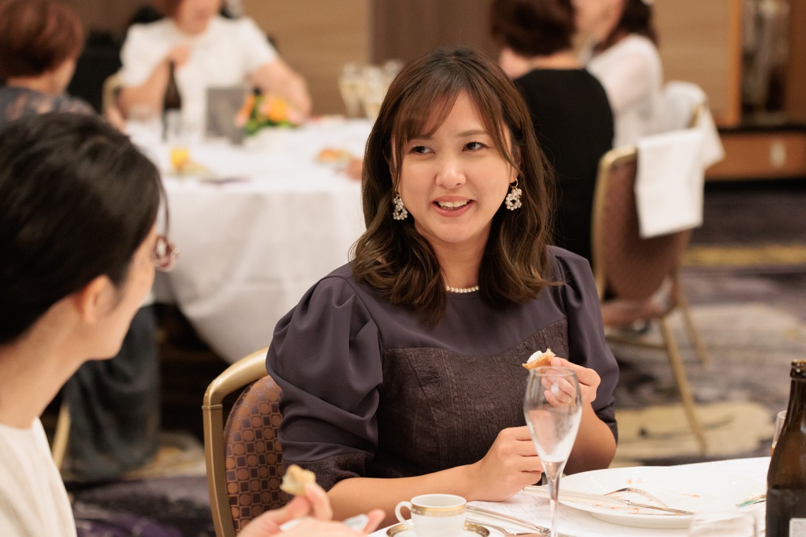 イトウ　ノブミチが撮影した「周年パーティと100人集合写真」の写真