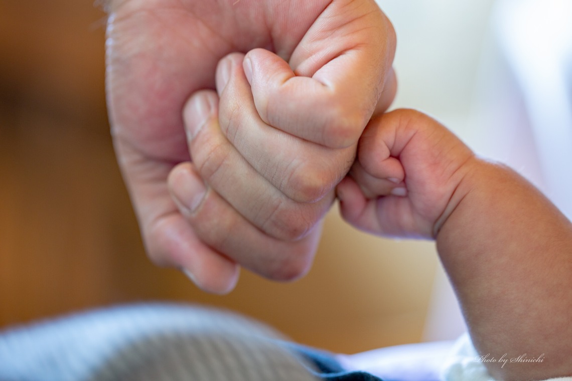 浅野真一が出張撮影した家族写真(キッズ,ベビーフォト)などが写った「お宮参り」の家族写真