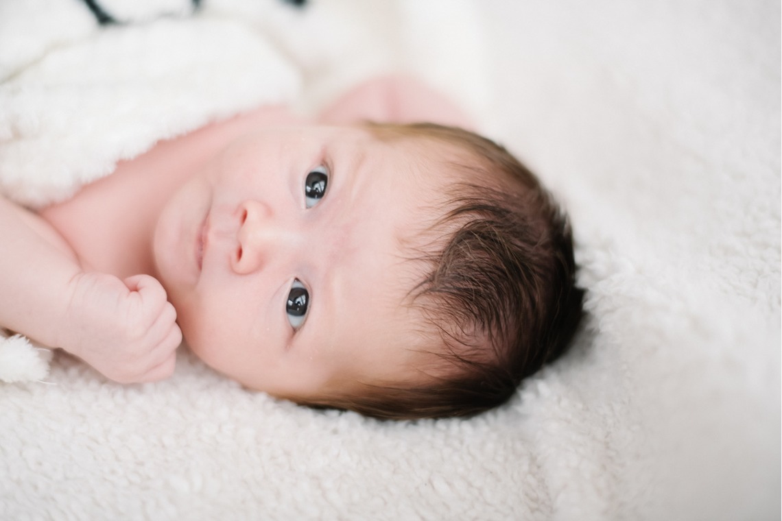 アトリエ　エピカ/清水　一哉が撮影したスタジオ撮影のアルバム「ニューボーンフォト」