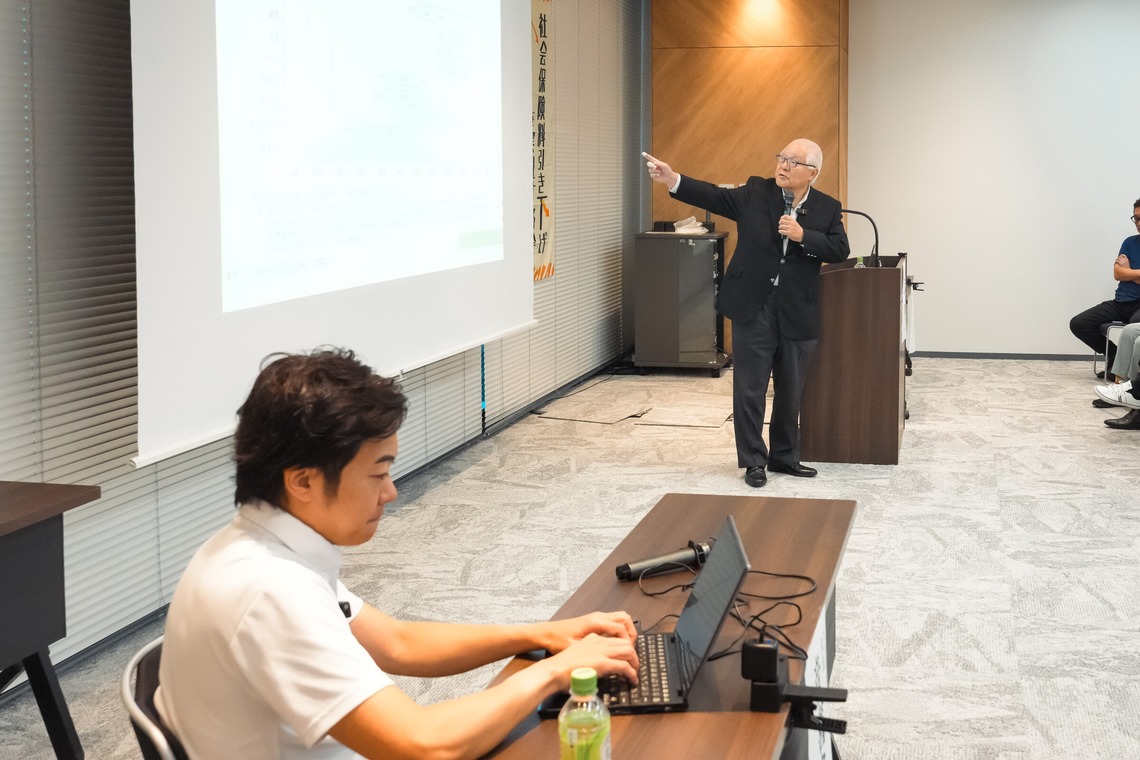 遠藤雄介・JEADO Worksが撮影した「登壇イベント（100名以上の参加者）を撮影しました」の写真