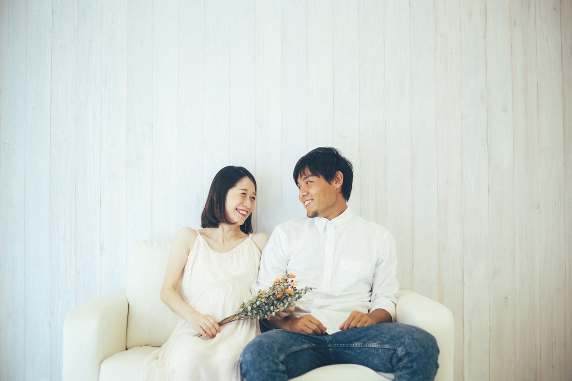 出張撮影HUG TIMEが撮影した写真のアルバム「自宅&スタジオHUGME&湘南海でマタニティフォト♪車で送迎します♪」