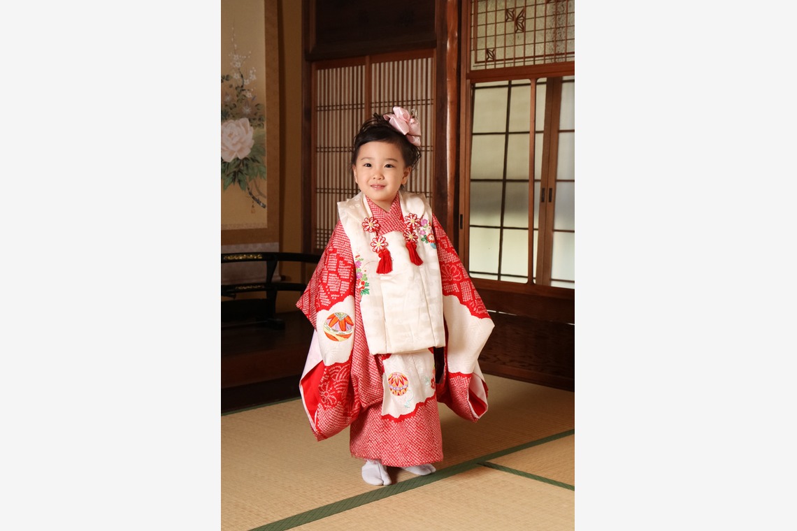 スマイルハンターが出張撮影した家族写真(キッズ,ベビーフォト)などが写った「七五三ロケーション撮影」の家族写真