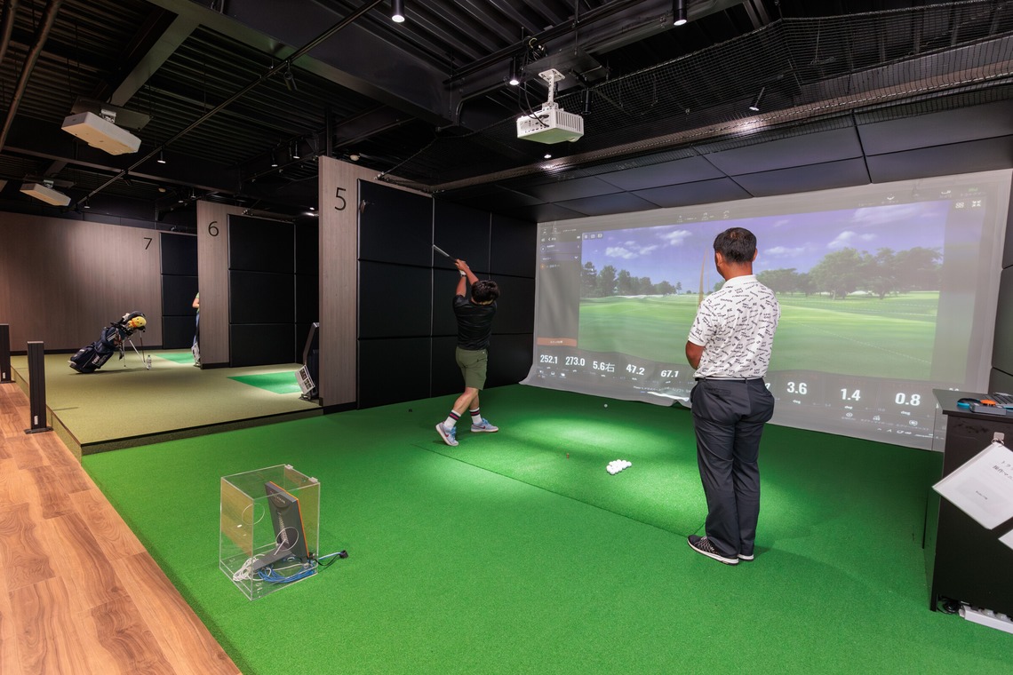 イトウ　ノブミチが撮影した「インドアゴルフ練習場撮影例_01」の写真