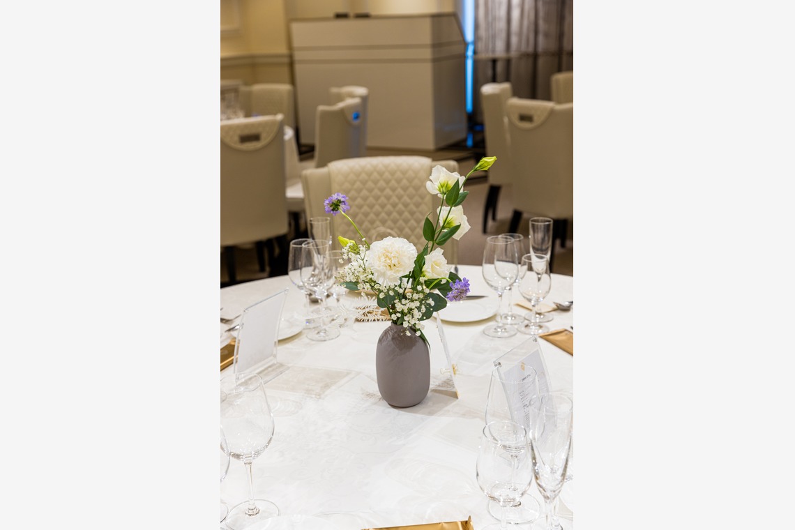 内海　利彦が撮影した「披露宴会場の花装」の写真