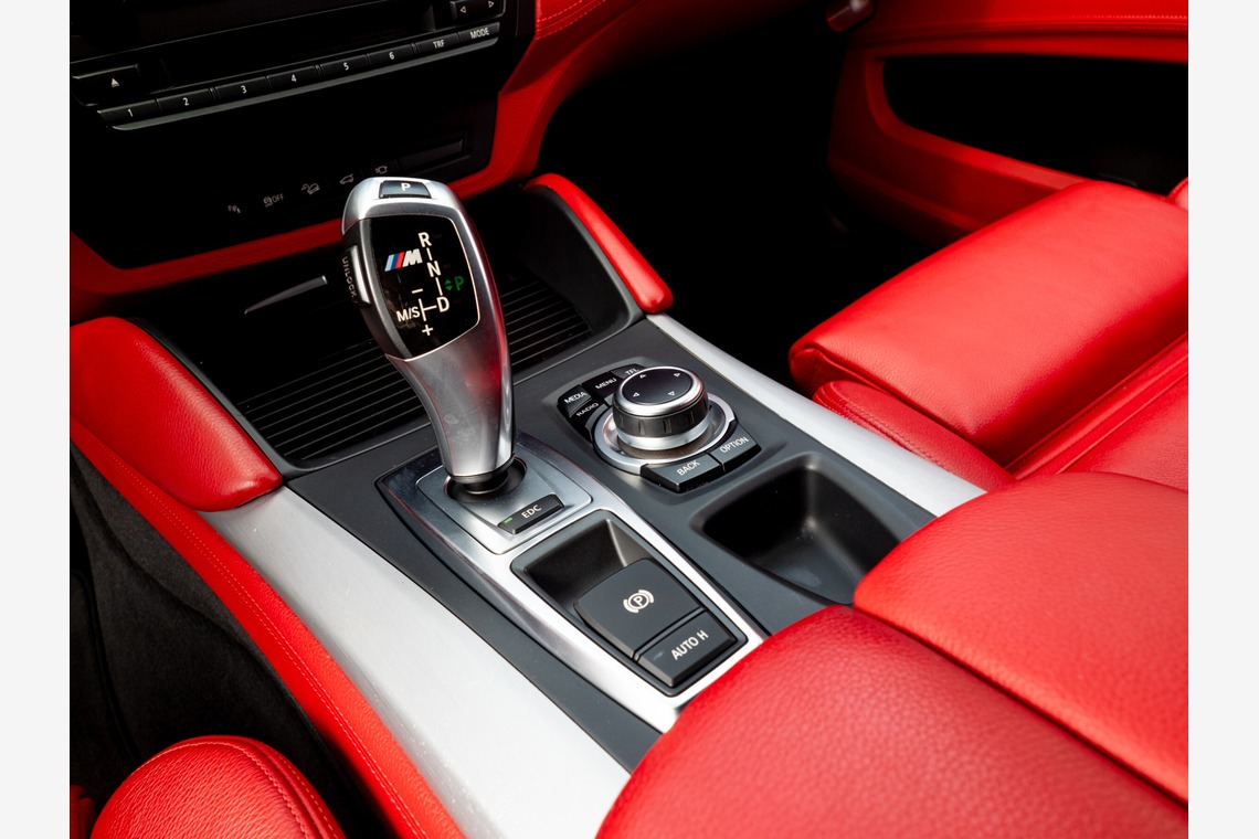 原野 英樹が撮影した「輸入車販売会社よりBMW X5のカーセンサーSDGE 掲載用写真を依頼いただきました」の写真