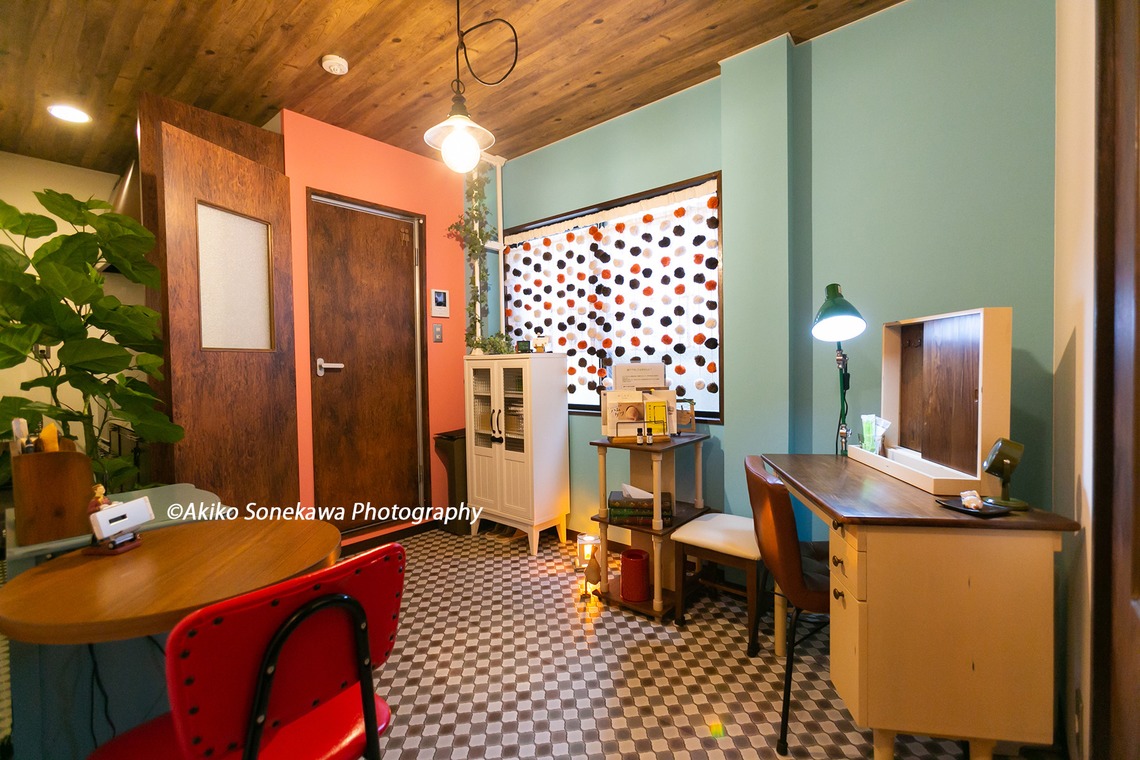 ソネカワアキコが撮影した写真のアルバム「エステサロン」