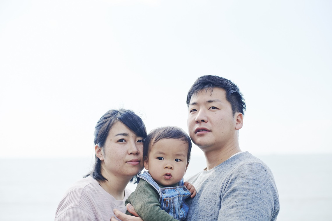 NISHIMURA AKINOBUが出張撮影した家族写真(キッズ,ベビーフォト)などが写った「ご家族ポートレート　お子様１歳バースデー記念　＠千葉」の家族写真