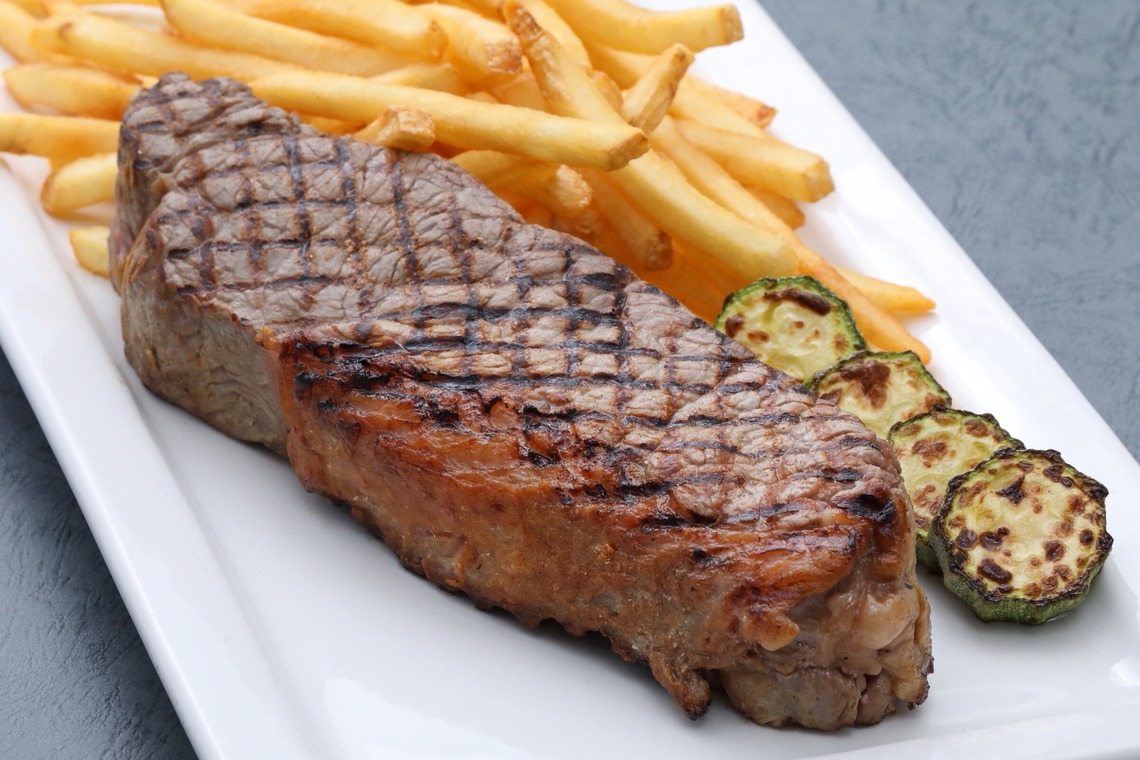 森安　照が撮影した「ステーキ」の写真