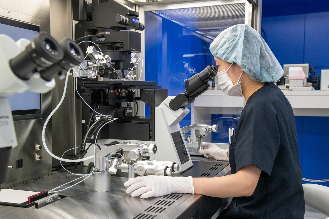 佳川奈央が撮影した写真のアルバム「クリニック」