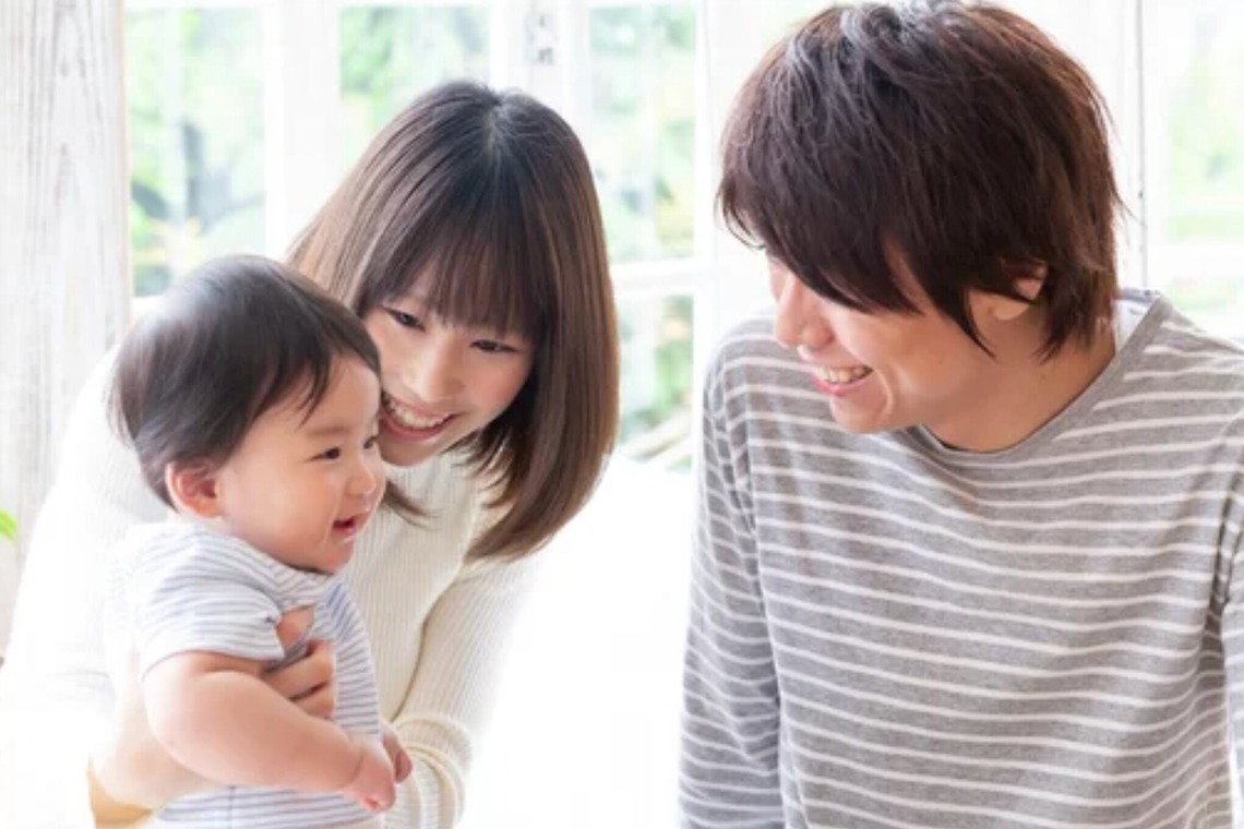 CREATIVE HOUSEが出張撮影した家族写真(キッズ,ベビーフォト)などが写った「ファミリーフォト出張撮影」の家族写真