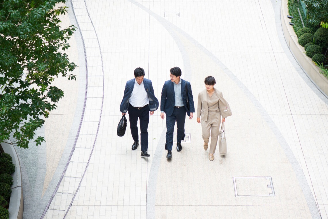 幡原裕治が撮影した写真のアルバム「オフィス」