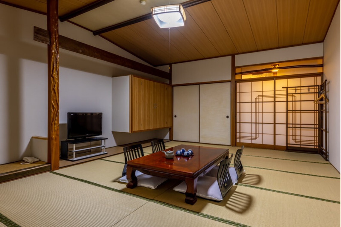 富岡敦が撮影した「旅館撮影　館内と料理写真」の写真