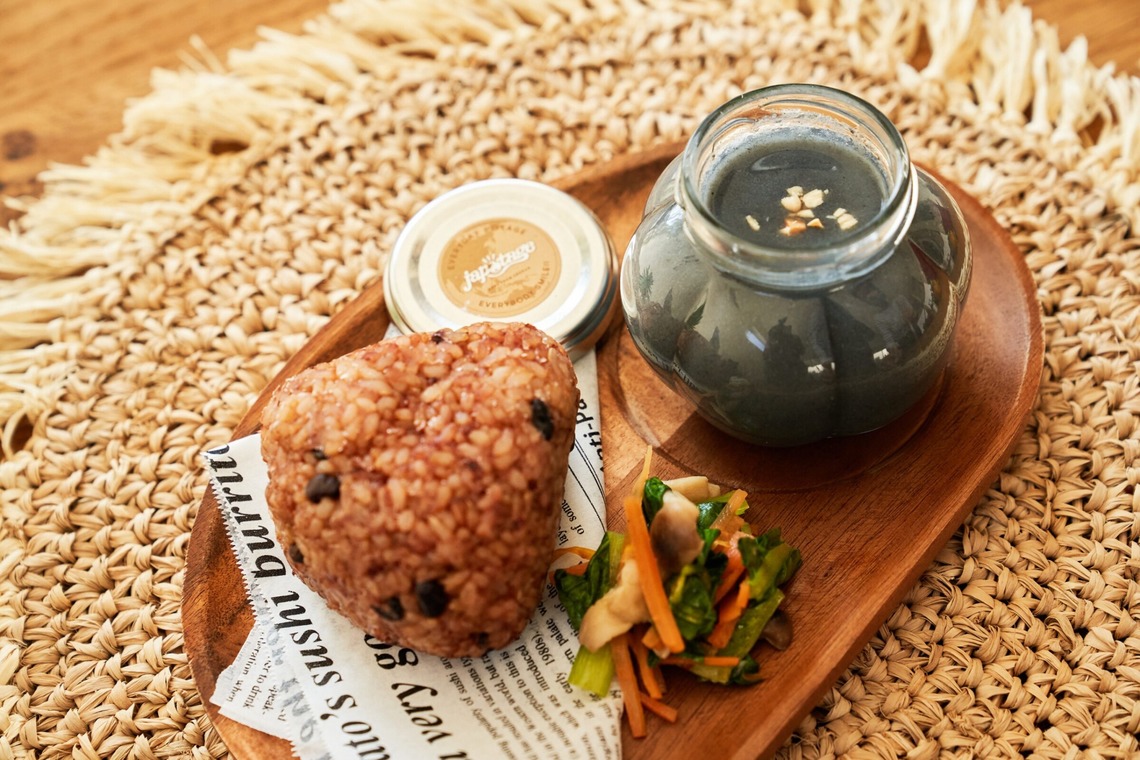 坂元寿行が撮影した写真のアルバム「ポタージュ撮影」