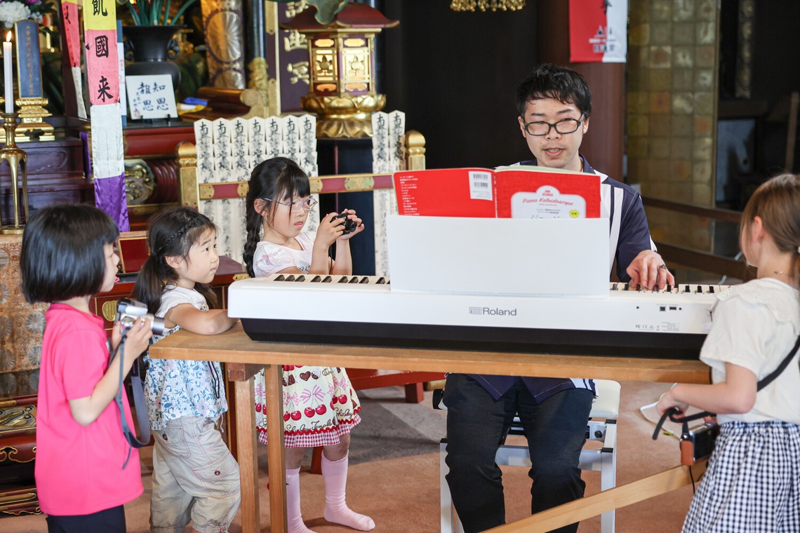 ちずカメラが撮影した「写真家　橘田龍馬さんの子供写真教室の様子」の写真